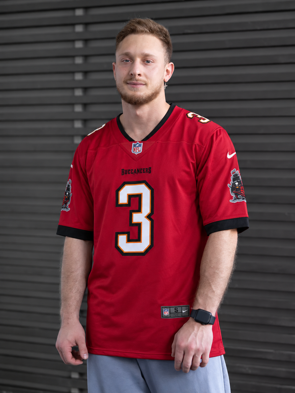 Tampa Bay Buccaneers - Rueben Bain Jr. - Red front view